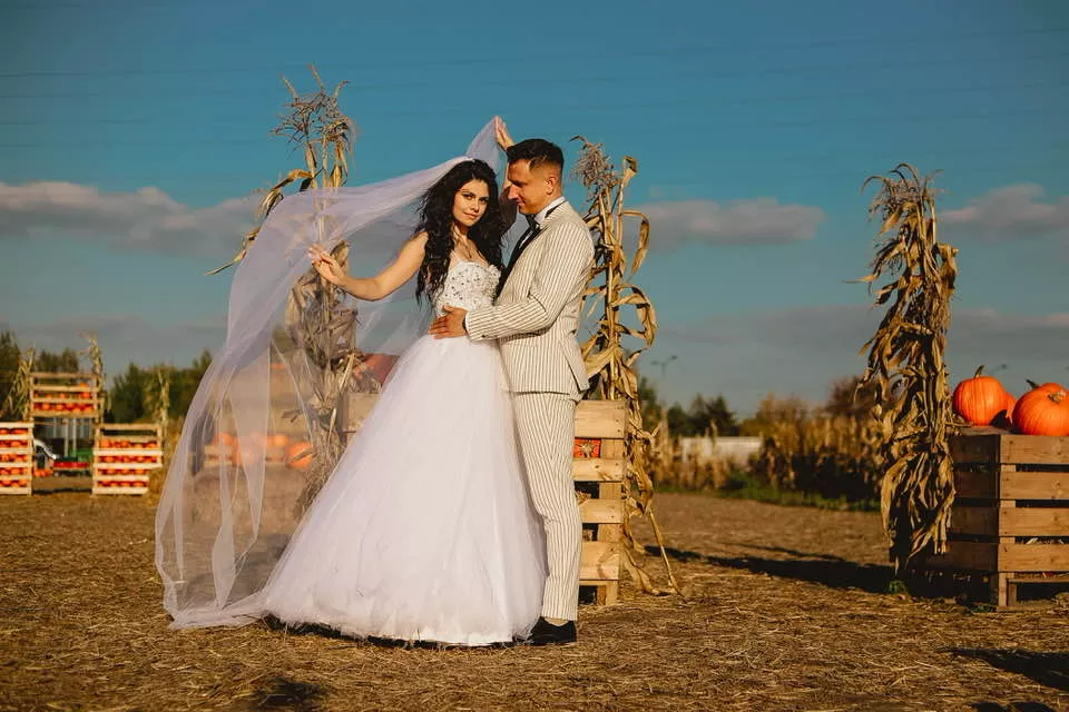 Przepiękna sesja ślubna gwiazdora disco polo z żoną! Zobaczcie zdjęcia Przemka z formacji Eratox i jego wybranki Darii! 